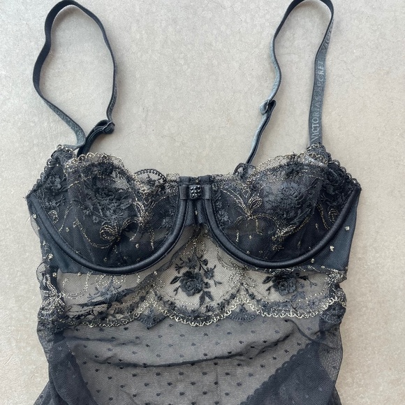 Victoria's Secret Black Lace Bodysuit NWT - Picture 4 of 5